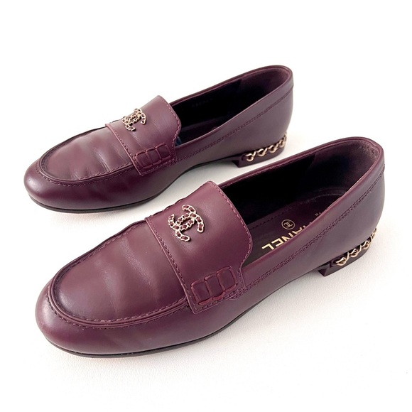 CHANEL | CC Interlocking Logo Gold Chain Burgundy Leather Loafers Moccasin 37.5 - Picture 2 of 16
